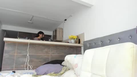 thumb up me please its important online show from October 20, 10:09 am