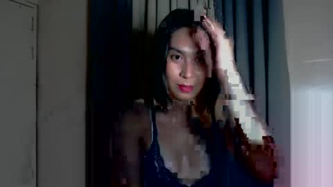 Dhalia lips online show from November 10, 12:52 pm