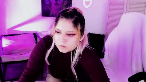 Dia online show from April 4, 9:00 pm