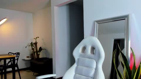 Snapshot of diagostone chatting on February 7, 11:45 pm Diego online show from February 7, 11:45 pm