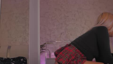 Thea online show from March 5, 5:11 pm