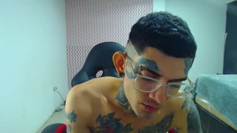 Diamond Boy online show from December 25, 9:45 am