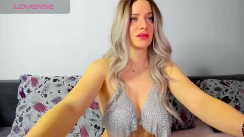 Snapshot of diamondkay_ chatting on March 2, 6:37 am diamondkay_ online show from March 2, 6:37 am