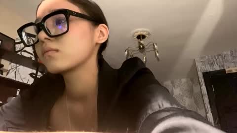 Julia online show from February 6, 2:09 pm