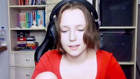 Snapshot of diana_back3 chatting on October 18, 1:59 pm diana_back3 online show from October 18, 1:59 pm
