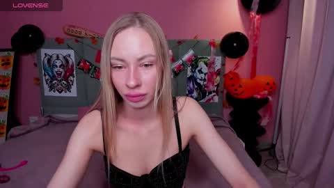 Snapshot of diana_garrett chatting on October 28, 2:34 am Diana  online show from October 28, 2:34 am