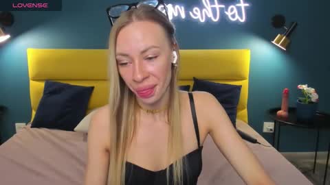 Snapshot of diana_garrett chatting on September 27, 1:36 am Diana  online show from September 27, 1:36 am