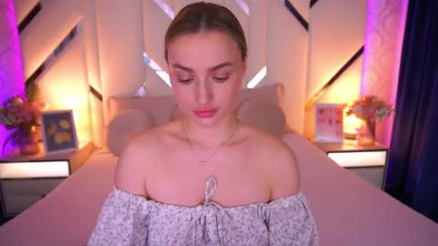 diana_nova online show from May 13, 1:32 pm
