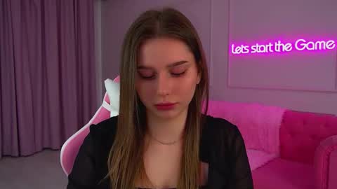 Snapshot of dianabecker chatting on September 18, 7:07 pm Diana online show from September 18, 7:07 pm