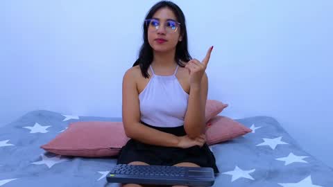 Ana  Leo online show from January 22, 6:10 pm