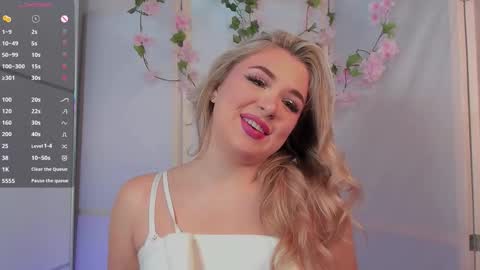 Snapshot of diannedibartolo chatting on October 9, 8:25 pm diannedibartolo online show from October 9, 8:25 pm