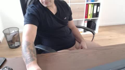 Snapshot of dickeeier96 chatting on October 29, 12:51 pm dickeeier96 online show from October 29, 12:51 pm