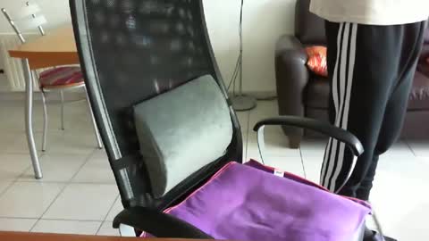 didonc from france..... online show from May 18, 3:29 pm
