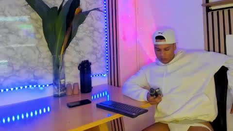 diegomiller_ online show from February 11, 4:49 am