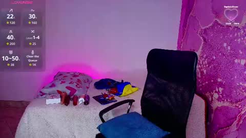 diiosa_latina online show from June 17, 8:25 pm