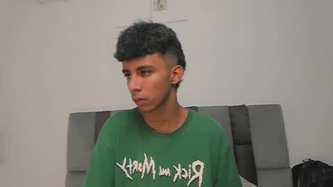 dikey_18 online show from February 26, 8:36 pm