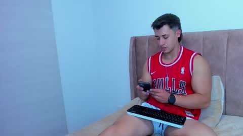 Snapshot of dilan_coy chatting on October 2, 11:03 pm Dilan Coy online show from October 2, 11:03 pm