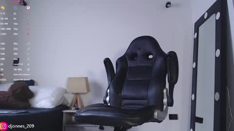 DilanJonnes online show from April 10, 8:35 pm