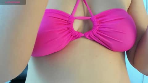 Snapshot of dilary_ chatting on March 11, 12:06 pm Dilary online show from March 11, 12:06 pm