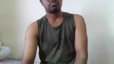 Snapshot of dilip_09 chatting on February 22, 1:11 am dilip_09 online show from February 22, 1:11 am