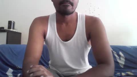 Snapshot of dilip_09 chatting on January 23, 7:00 am dilip_09 online show from January 23, 7:00 am