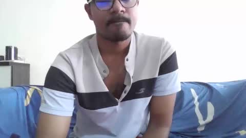 Snapshot of dilip_09 chatting on September 17, 3:32 am dilip_09 online show from September 17, 3:32 am