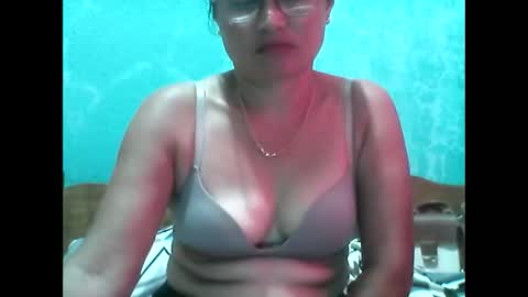 Snapshot of dimple_42 chatting on February 17, 3:04 am Dimple online show from February 17, 3:04 am