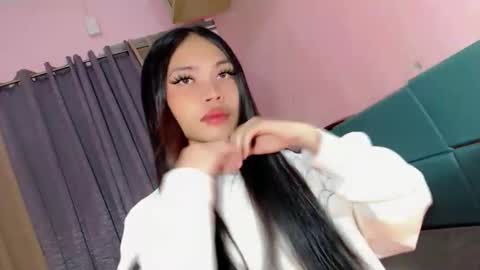Snapshot of dimple_ash60 chatting on September 22, 3:43 am dimple_ash60 online show from September 22, 3:43 am