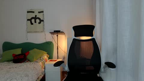 Anglica A online show from February 28, 8:07 pm