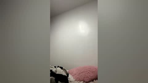 Cristal Independent model online show from February 20, 10:06 am