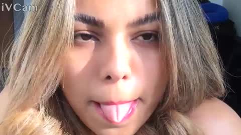 Snapshot of diosadeluniverso_ chatting on October 18, 8:02 pm diosadeluniverso_ online show from October 18, 8:02 pm