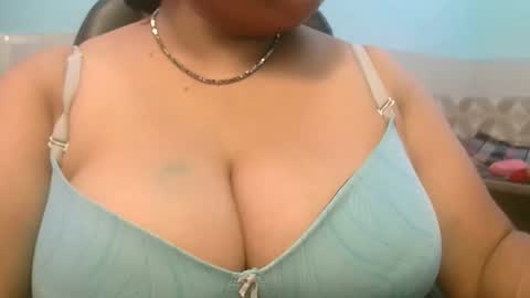 Snapshot of dipa2345 chatting on October 3, 5:27 am dipa2345 online show from October 3, 5:27 am