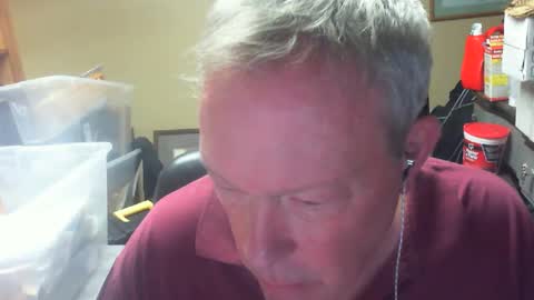 DirtkPitt Fun guy working online show from December 8, 7:43 pm