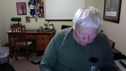 dirtrider195080438 online show from June 3, 5:32 am