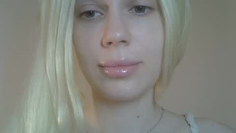 DitaMilton online show from March 23, 7:30 pm