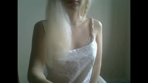 DitaMilton online show from September 17, 11:13 am