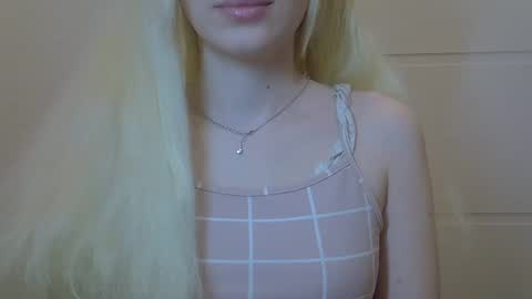 DitaMilton online show from March 7, 8:42 pm