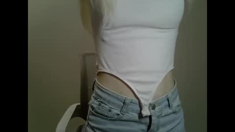 DitaMilton online show from February 1, 2:34 pm