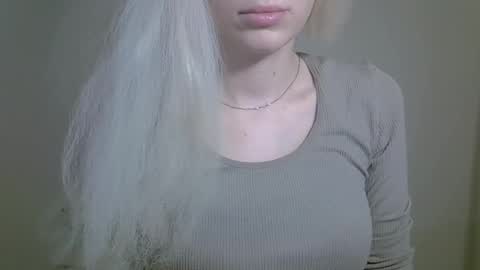 DitaMilton online show from November 3, 3:24 pm