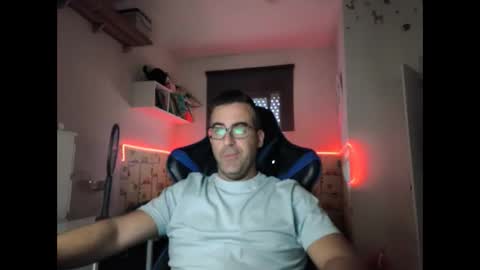 ditos_c online show from December 9, 8:33 am