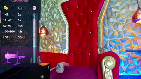 divaluna_ online show from March 29, 12:01 am