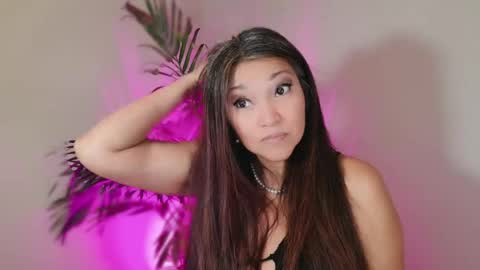 DivineLynn online show from May 24, 3:40 pm