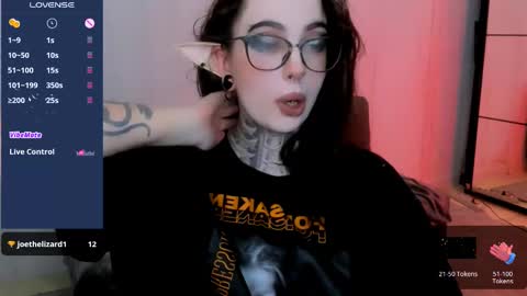Snapshot of dixipixi_ chatting on March 6, 6:52 am dixipixi_ online show from March 6, 6:52 am