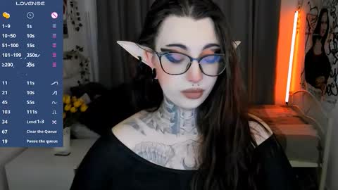 Snapshot of dixipixi_ chatting on October 2, 6:01 am dixipixi_ online show from October 2, 6:01 am