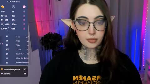 Snapshot of dixipixi_ chatting on September 19, 7:56 am dixipixi_ online show from September 19, 7:56 am