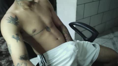 Snapshot of dmacedo96 chatting on December 6, 10:24 pm AmigodotadoZL online show from December 6, 10:24 pm