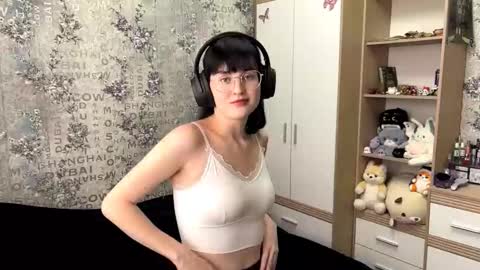 Annie PVT IS OPEN online show from September 20, 12:08 pm