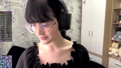 Annie PVT IS OPEN online show from September 25, 12:12 pm