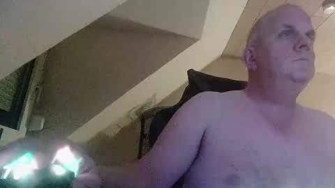 Snapshot of doggy2629 chatting on October 21, 8:34 pm doggy2629 online show from October 21, 8:34 pm