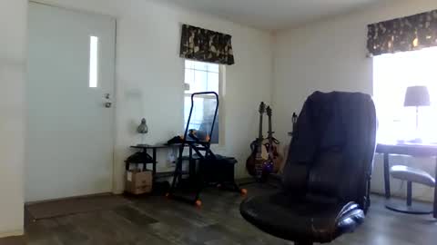 dogluc7 online show from March 4, 4:41 pm